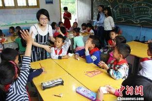 留守儿童照片,孤独与希望交织的童年